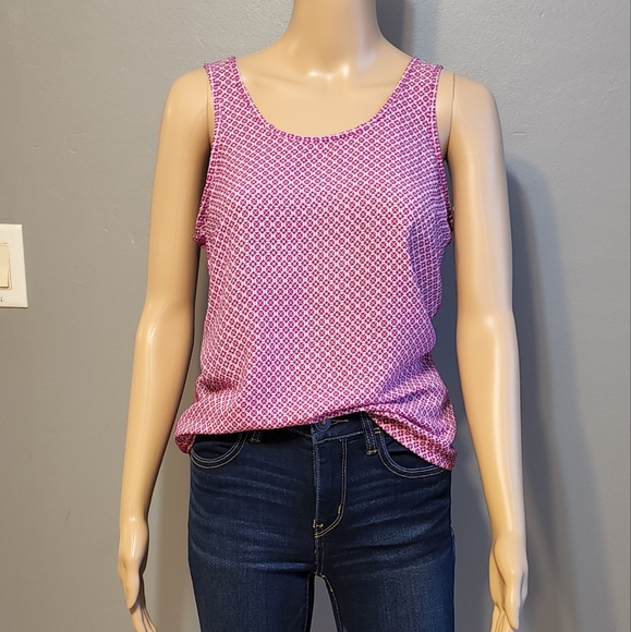 The limited sleeveless tops - Picture 6 of 7